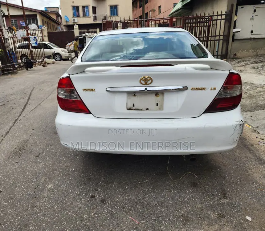 Toyota Camry LE 4dr Sedan (2.4L 4cyl 5M) 2003 White