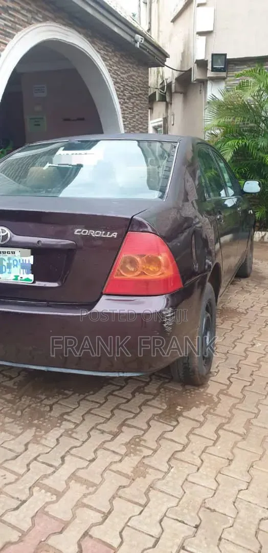 Toyota Corolla 2000 Brown