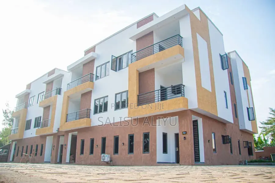4bdrm Duplex in Life Camp for sale