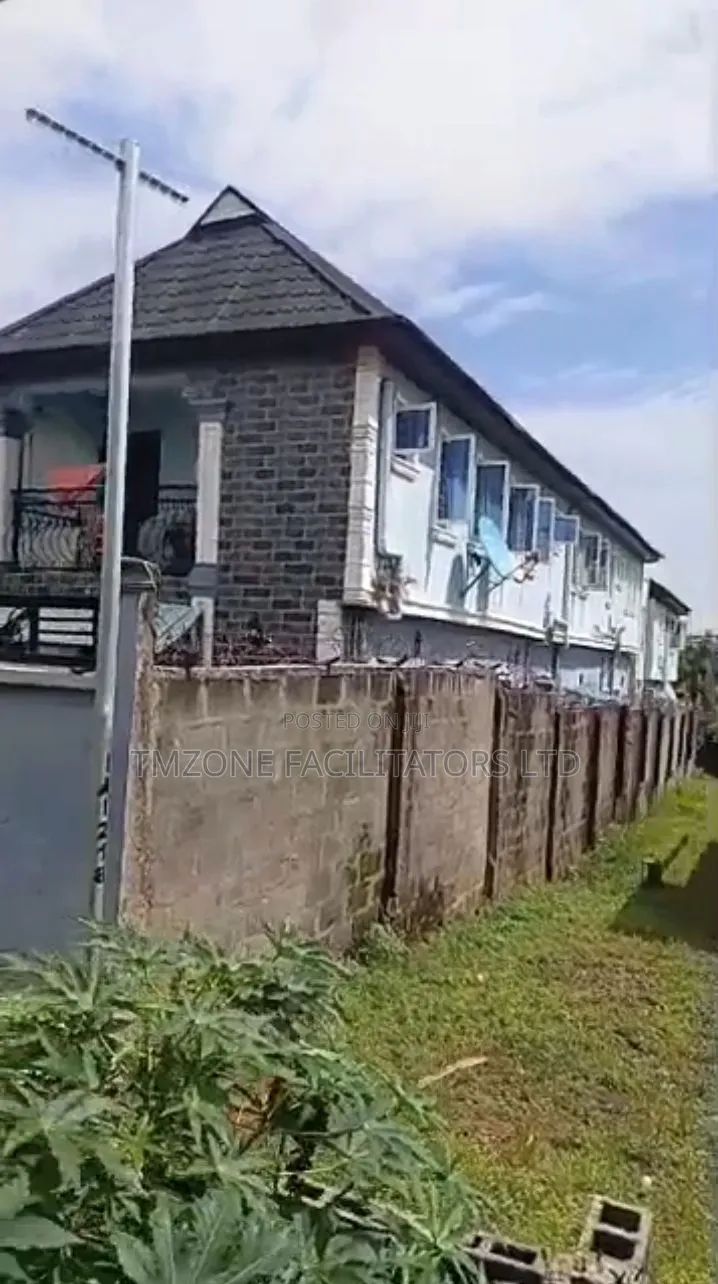 Furnished 6bdrm Townhouse/Terrace in Command, Iba / Ojo for sale
