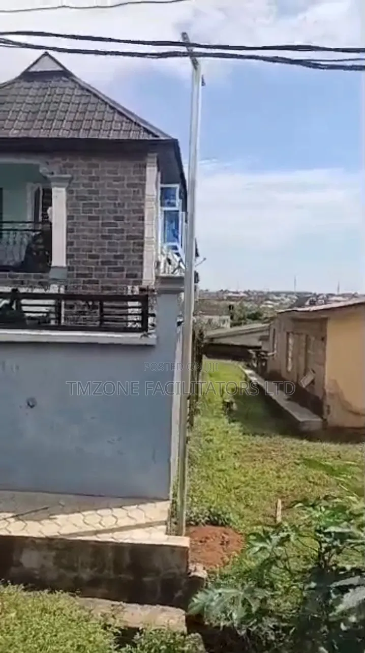 Furnished 6bdrm Townhouse/Terrace in Command, Iba / Ojo for sale