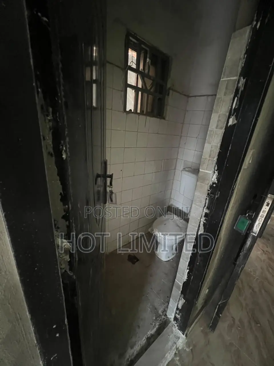 2bdrm Block of Flats in Pen Cinema for rent