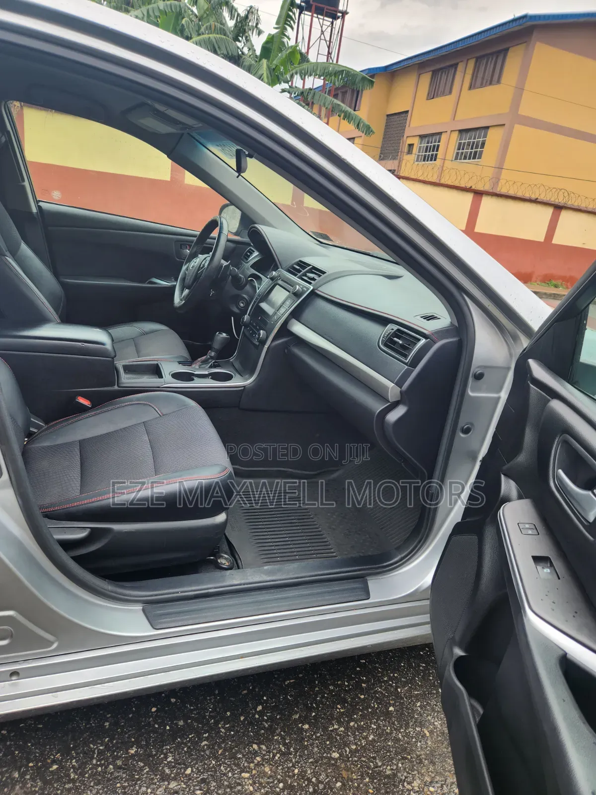 Toyota Camry SE 4dr Sedan (2.5L 4cyl 6A) 2017 Silver