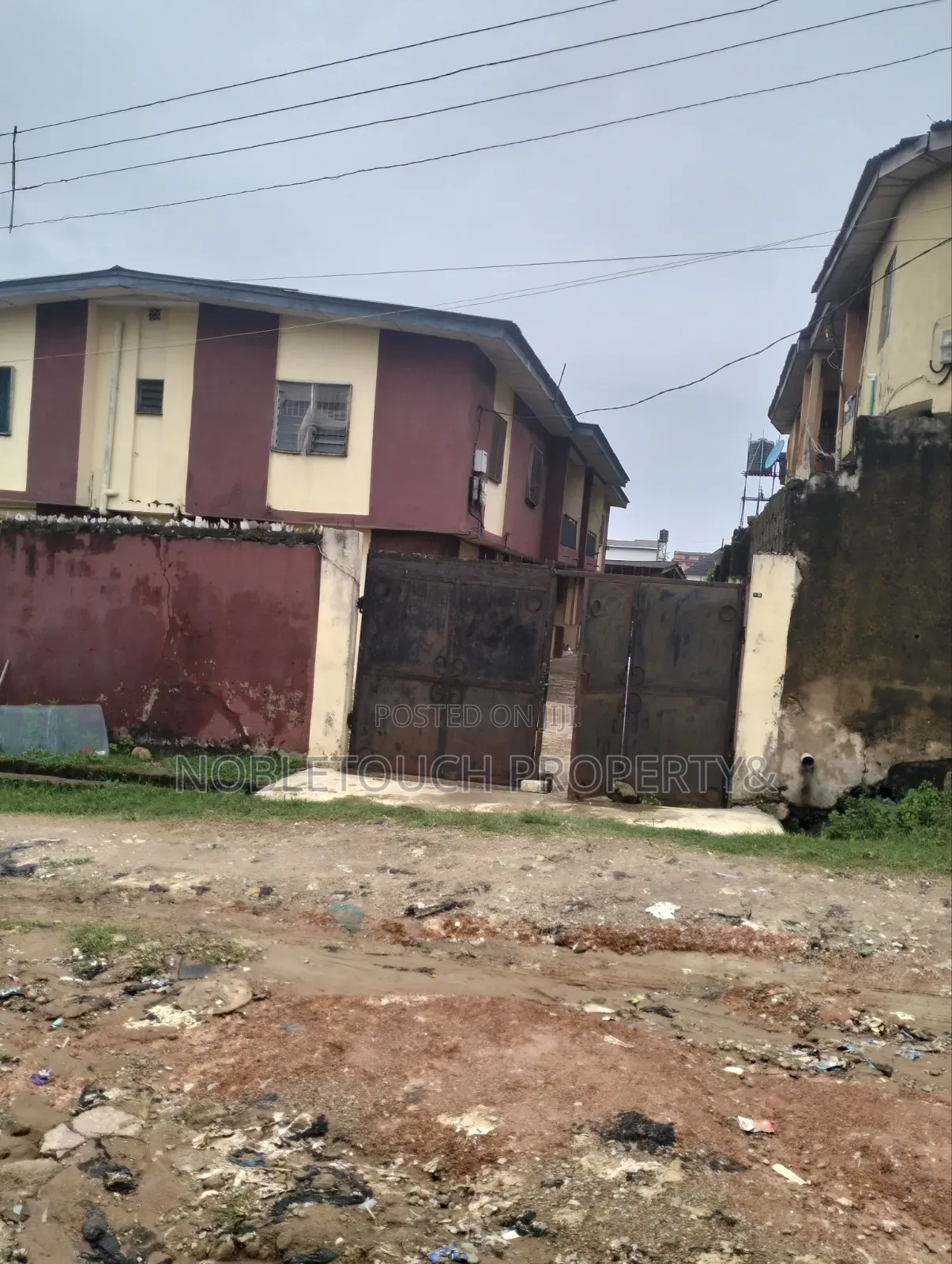 3bdrm Block of Flats in Agodo Ikotun Egbe for sale