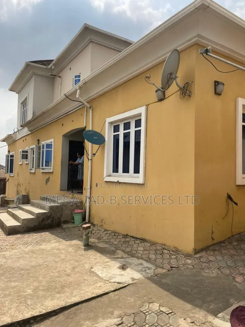 4bdrm Duplex in Magboro Berger for sale