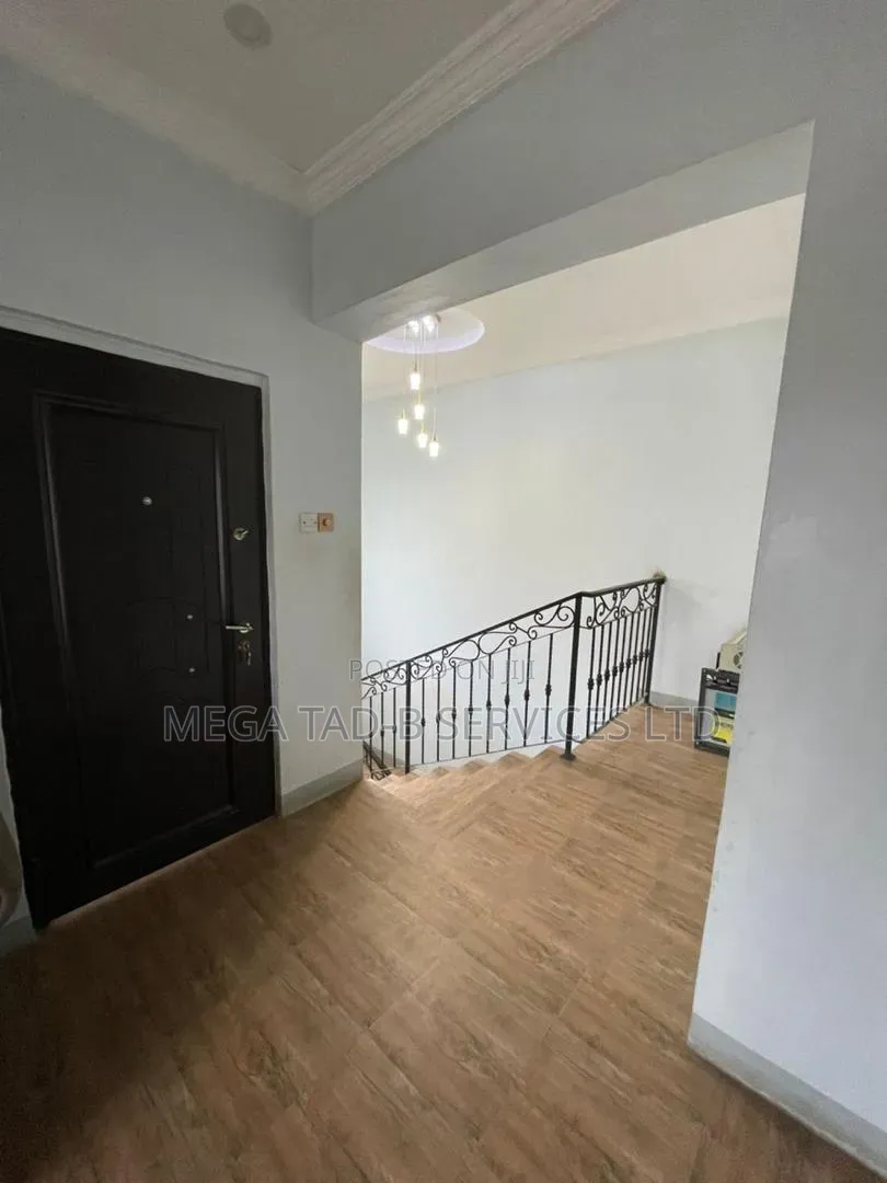 4bdrm Duplex in Magboro Berger for sale