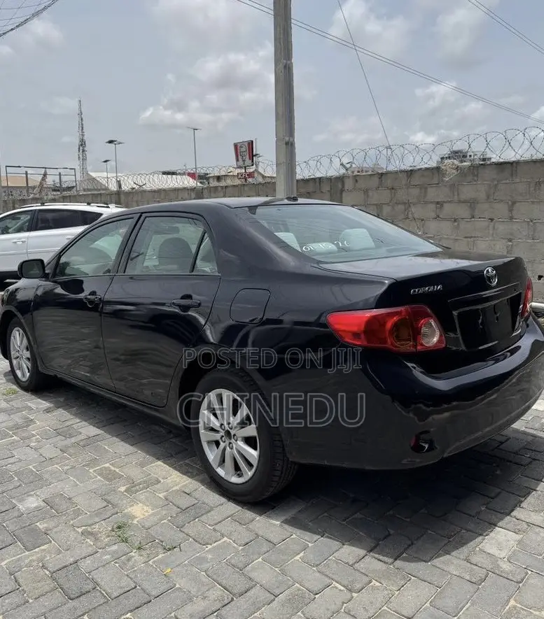 Toyota Corolla 2010 Black