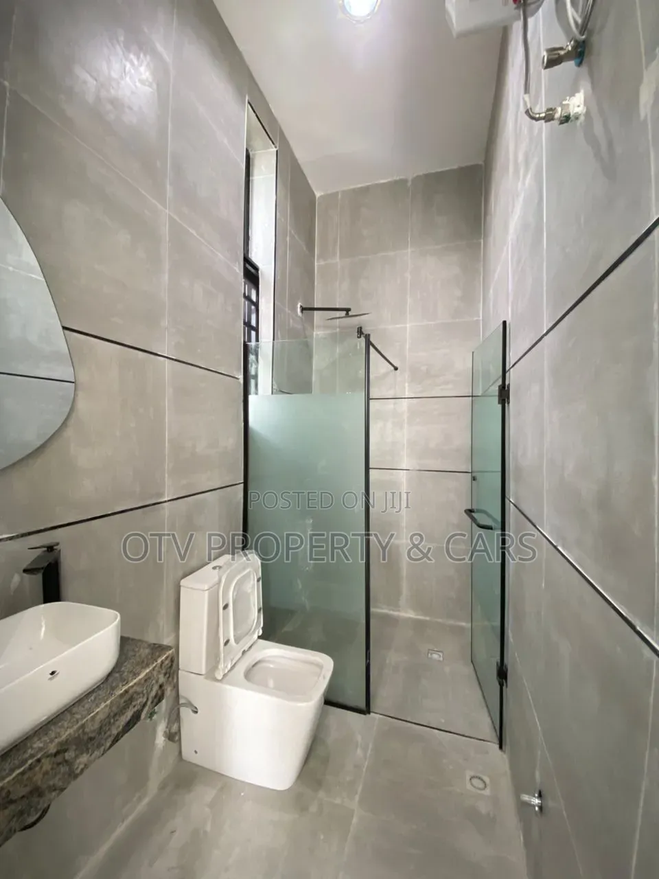 5bdrm Duplex in Ikota for sale