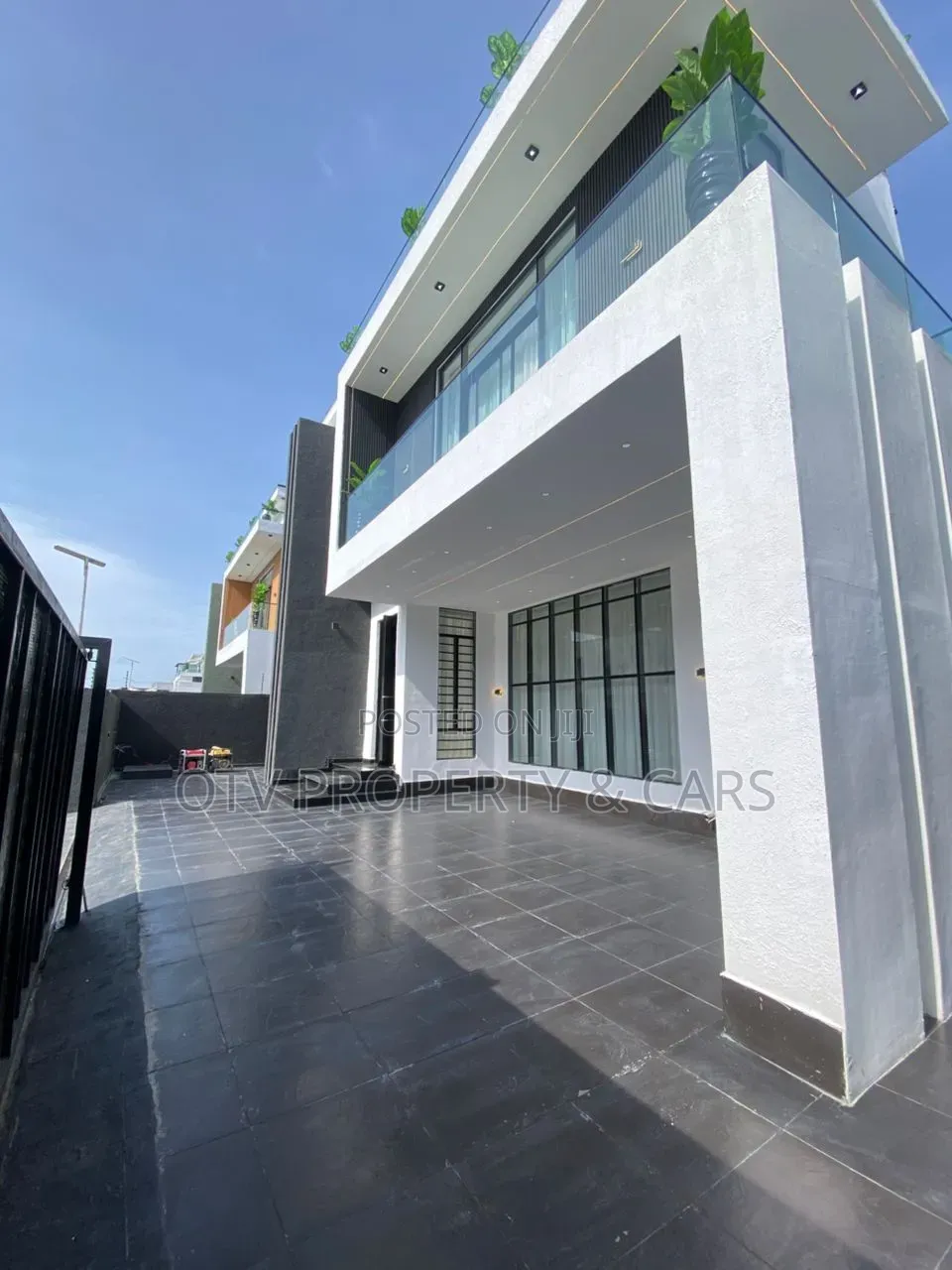 5bdrm Duplex in Ikota for sale