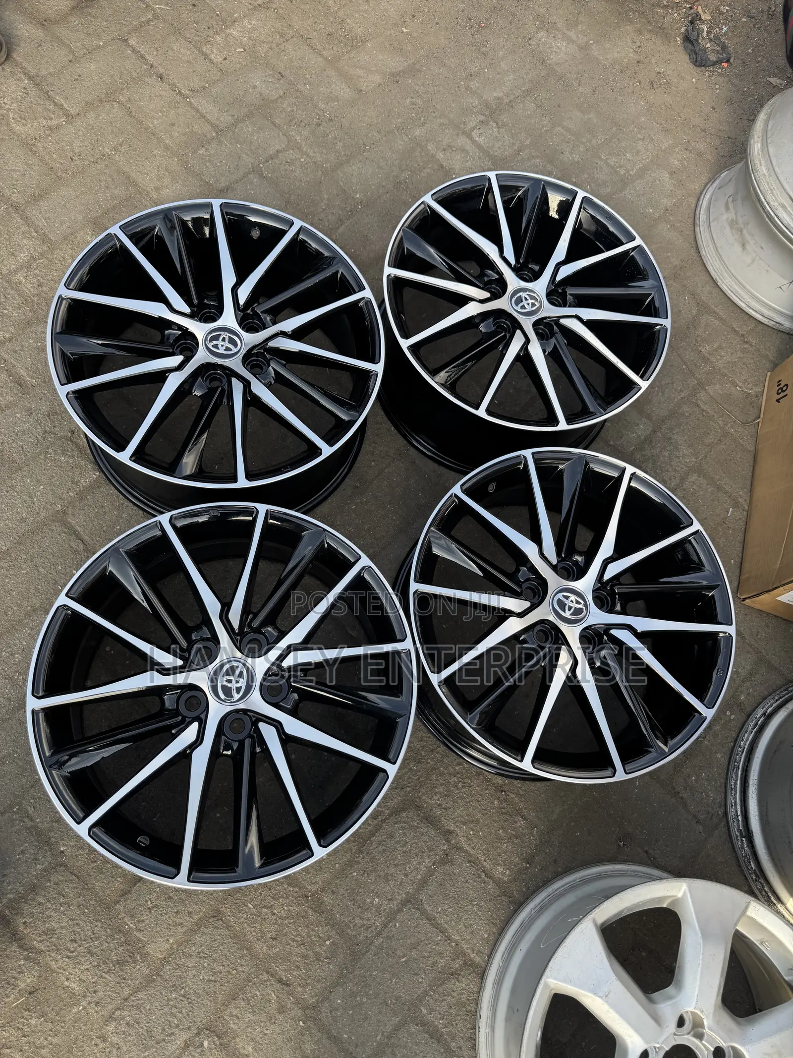 Toyota Camry 2017 Rim 18