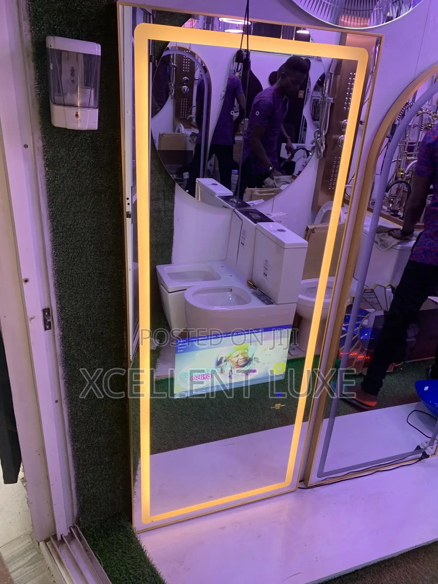 Led Mirror Built With Television Water Resistance