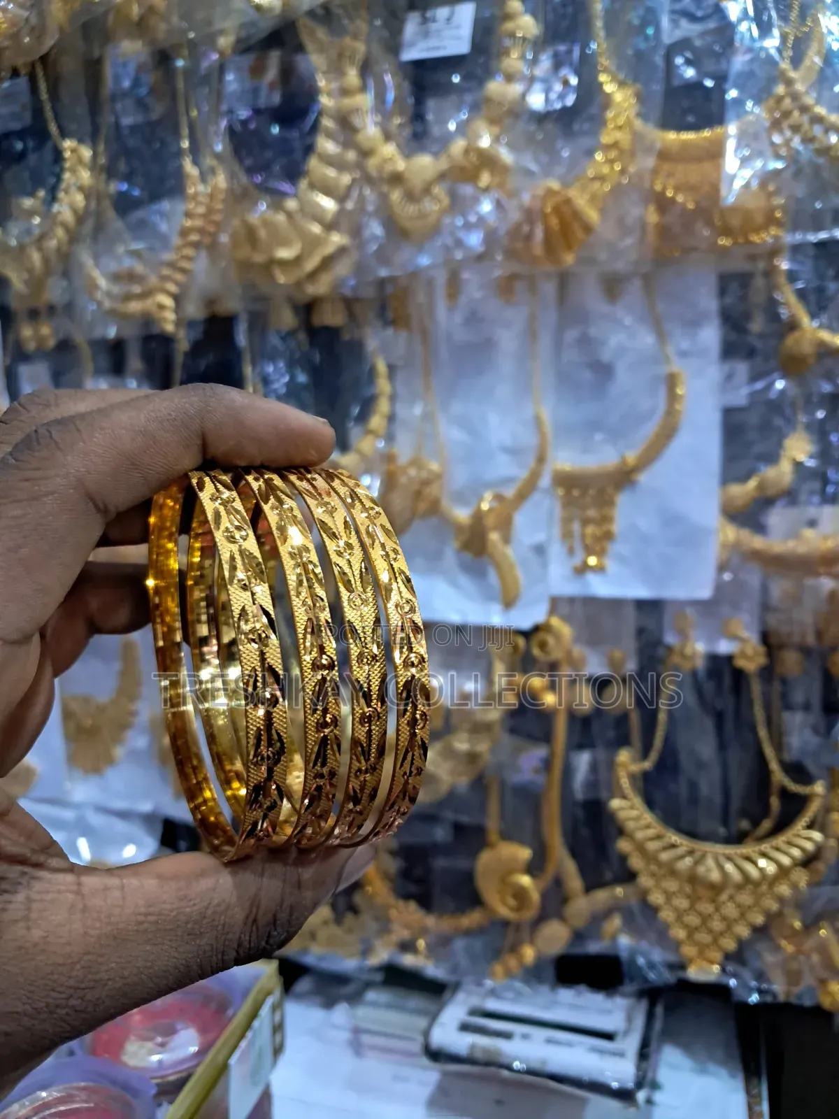 Classy Saudi Bangles 