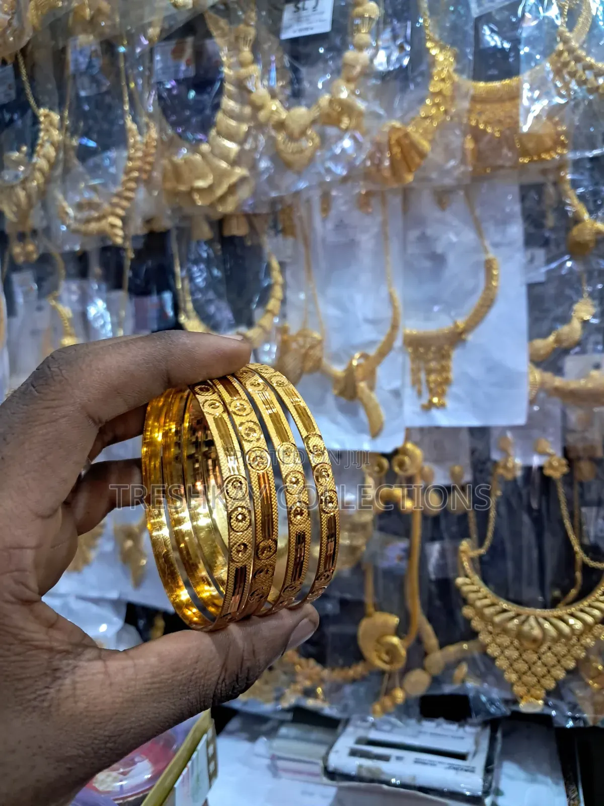 Classy Saudi Bangles 