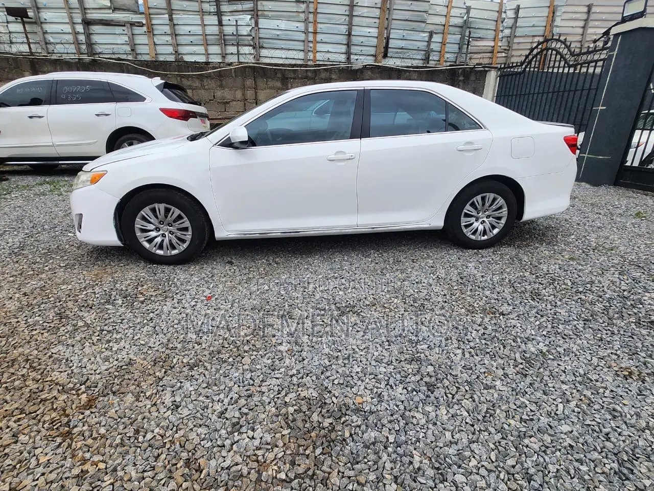 Toyota Camry SE 4dr Sedan (2.5L 4cyl 6A) 2015 White