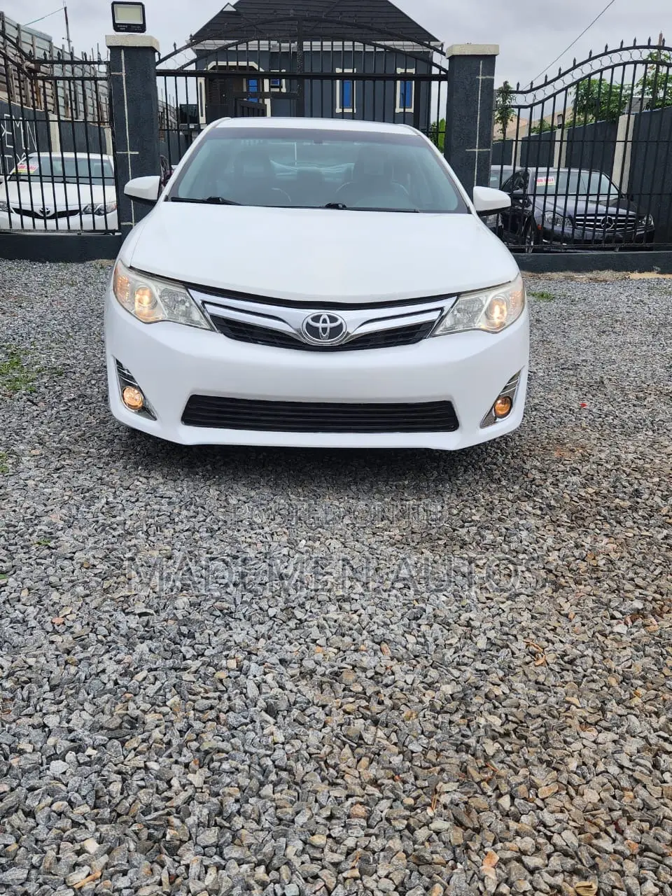 Toyota Camry SE 4dr Sedan (2.5L 4cyl 6A) 2015 White