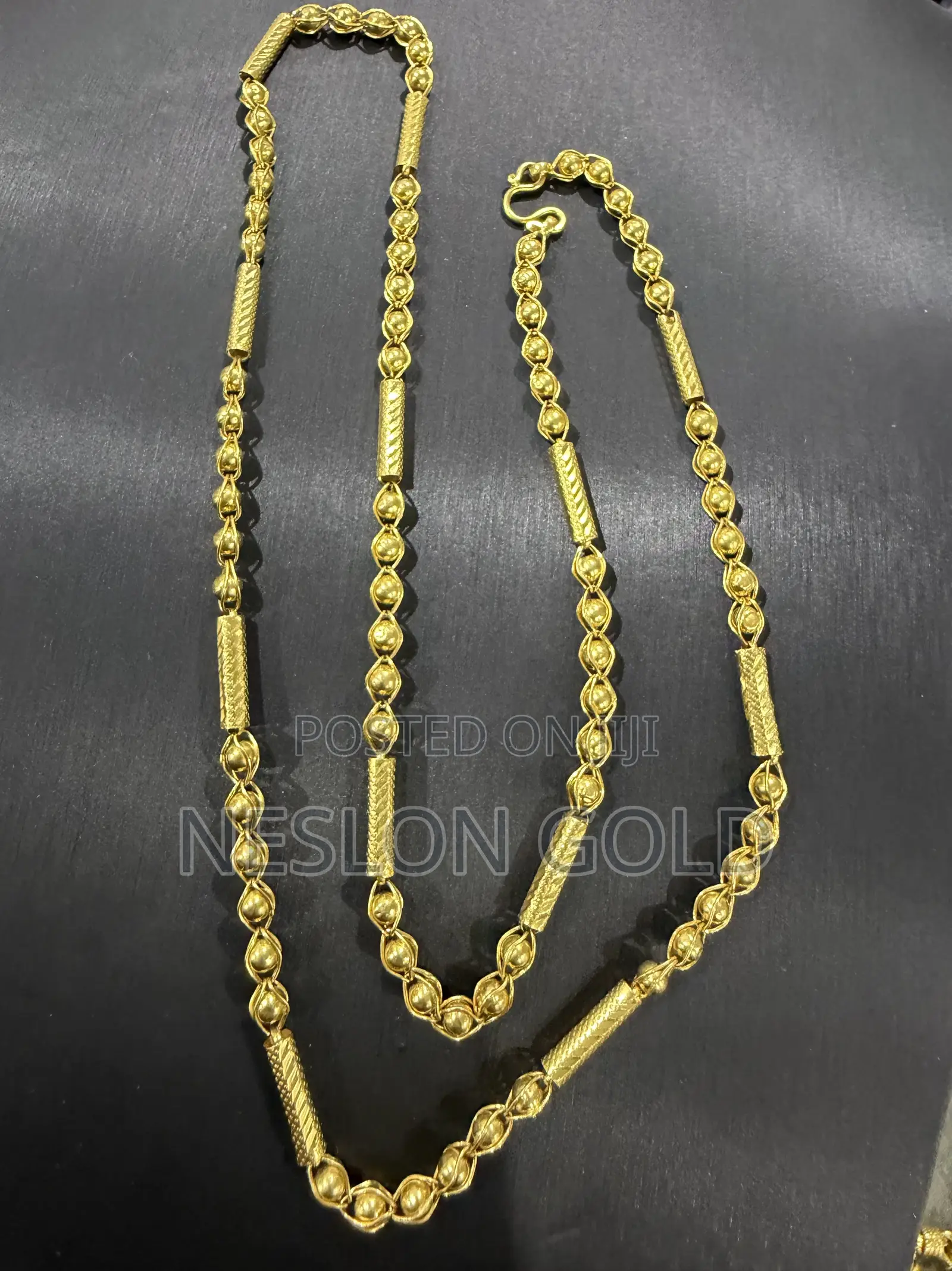 22karat Gold Necklace Ball and Bar Design