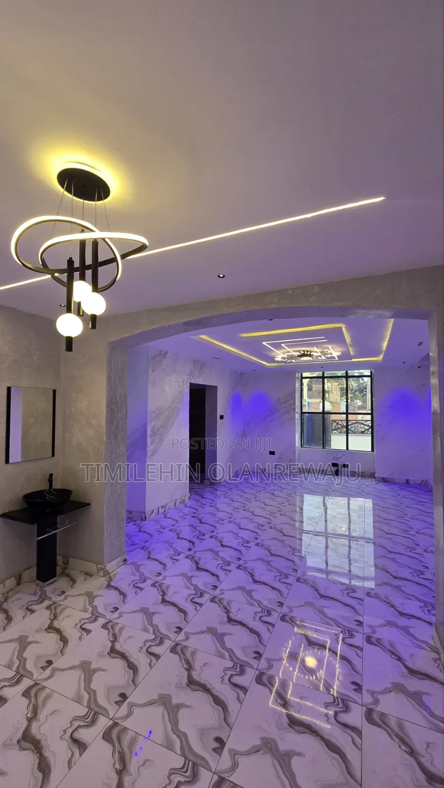 5bdrm Duplex in Jericho for sale
