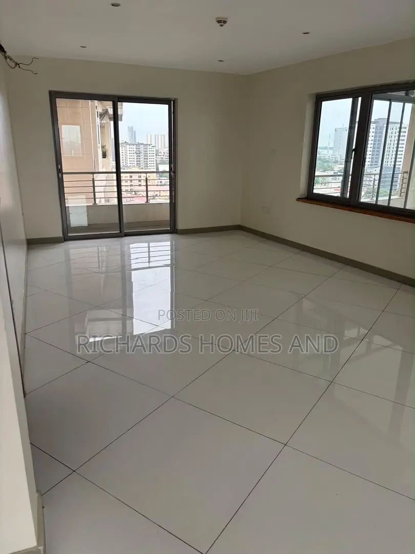 4bdrm Penthouse in Ahmadu Bello Way for rent