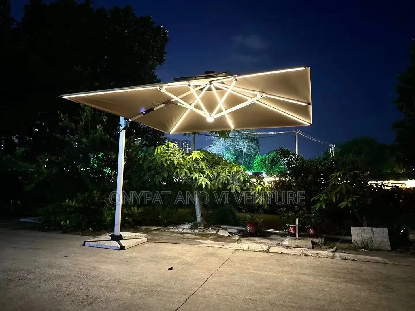 Quality Solar Panel Umbrella For Outdoor Events