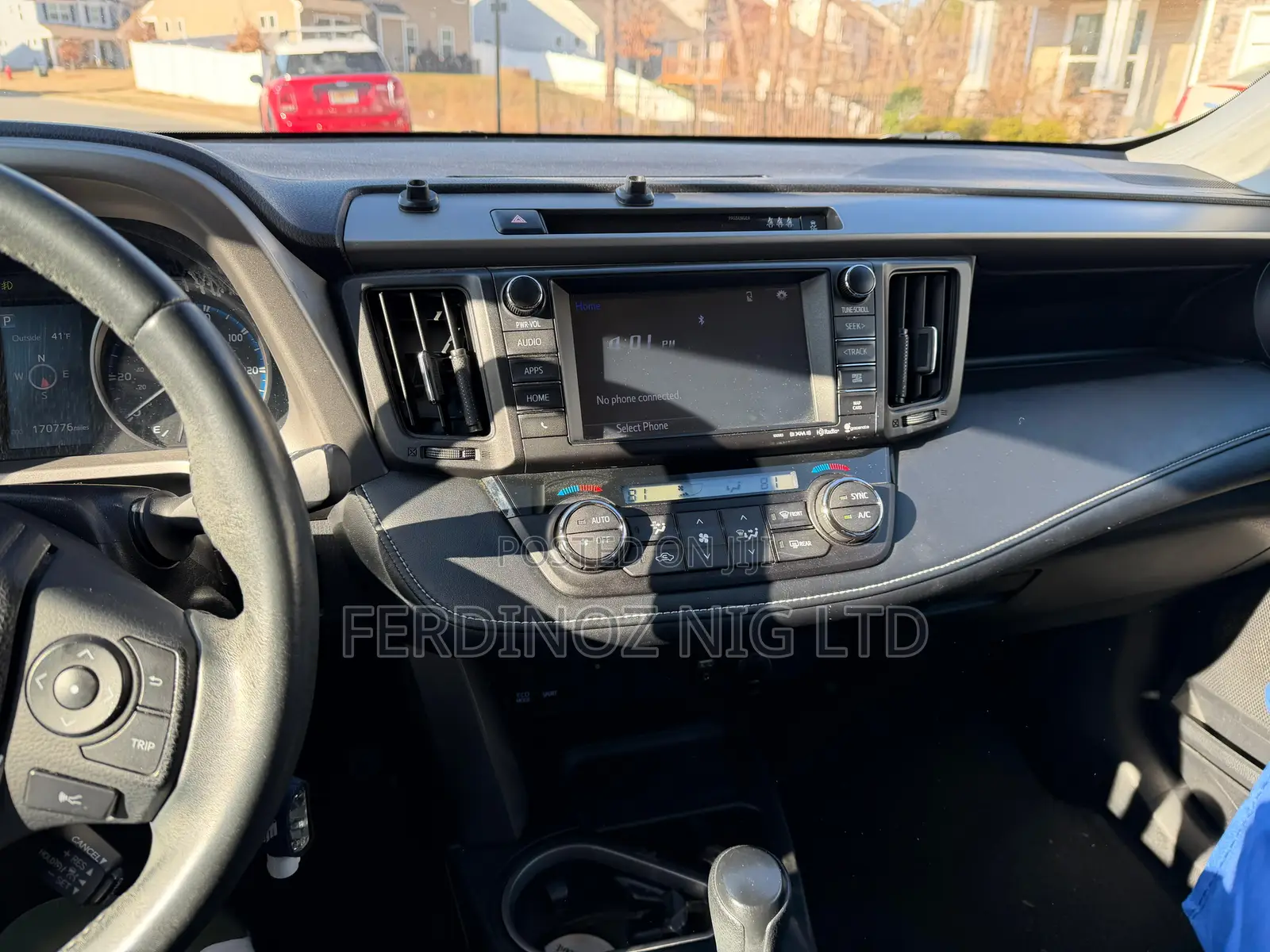 Toyota RAV4 XLE FWD (2.5L 4cyl 6A) 2017 Silver