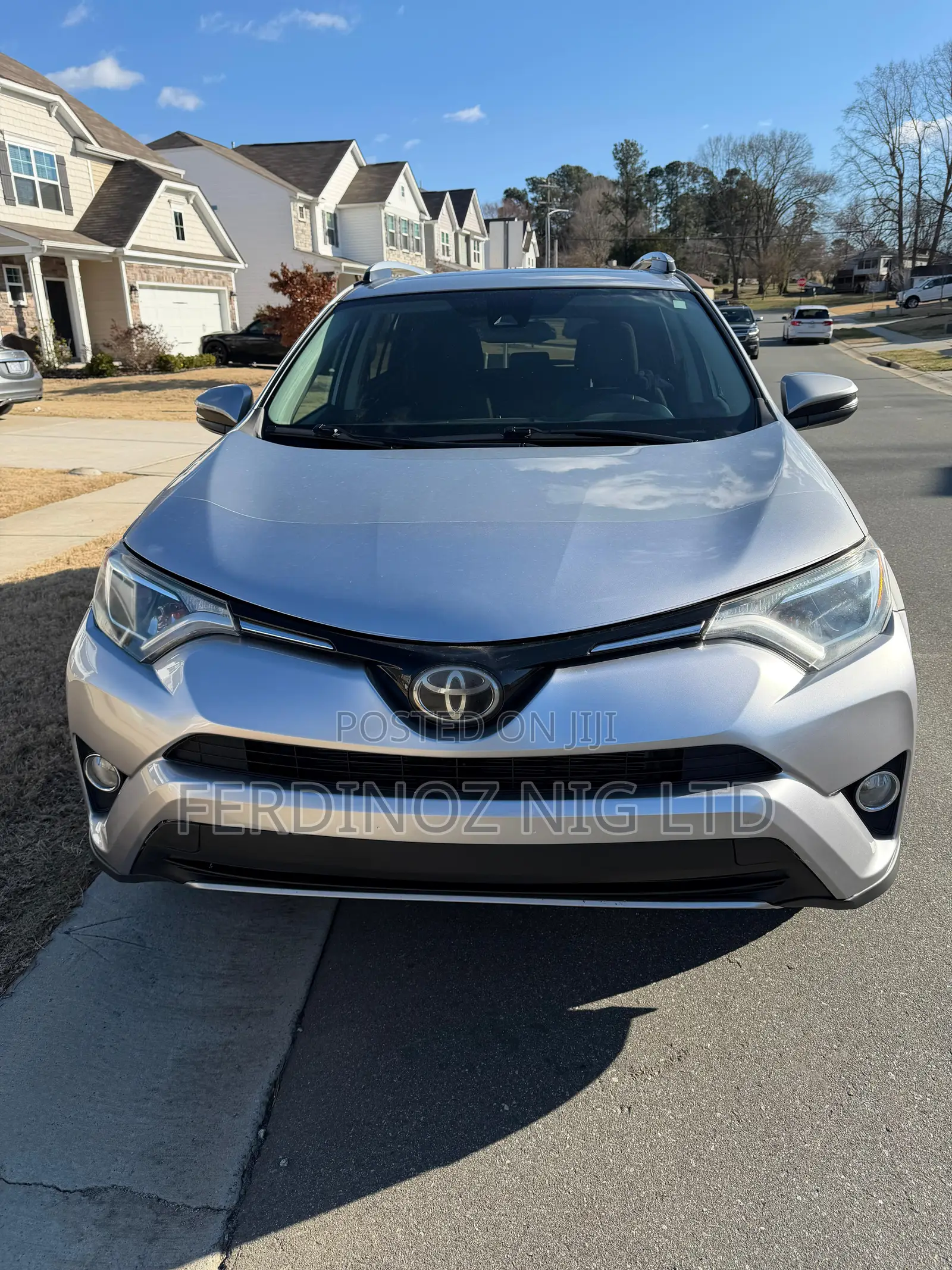 Toyota RAV4 XLE FWD (2.5L 4cyl 6A) 2017 Silver