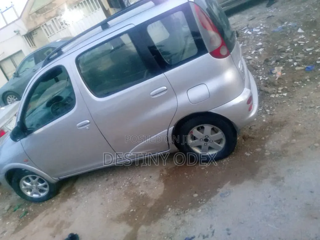 Toyota Yaris 1.0 VVT-i 2007 Silver