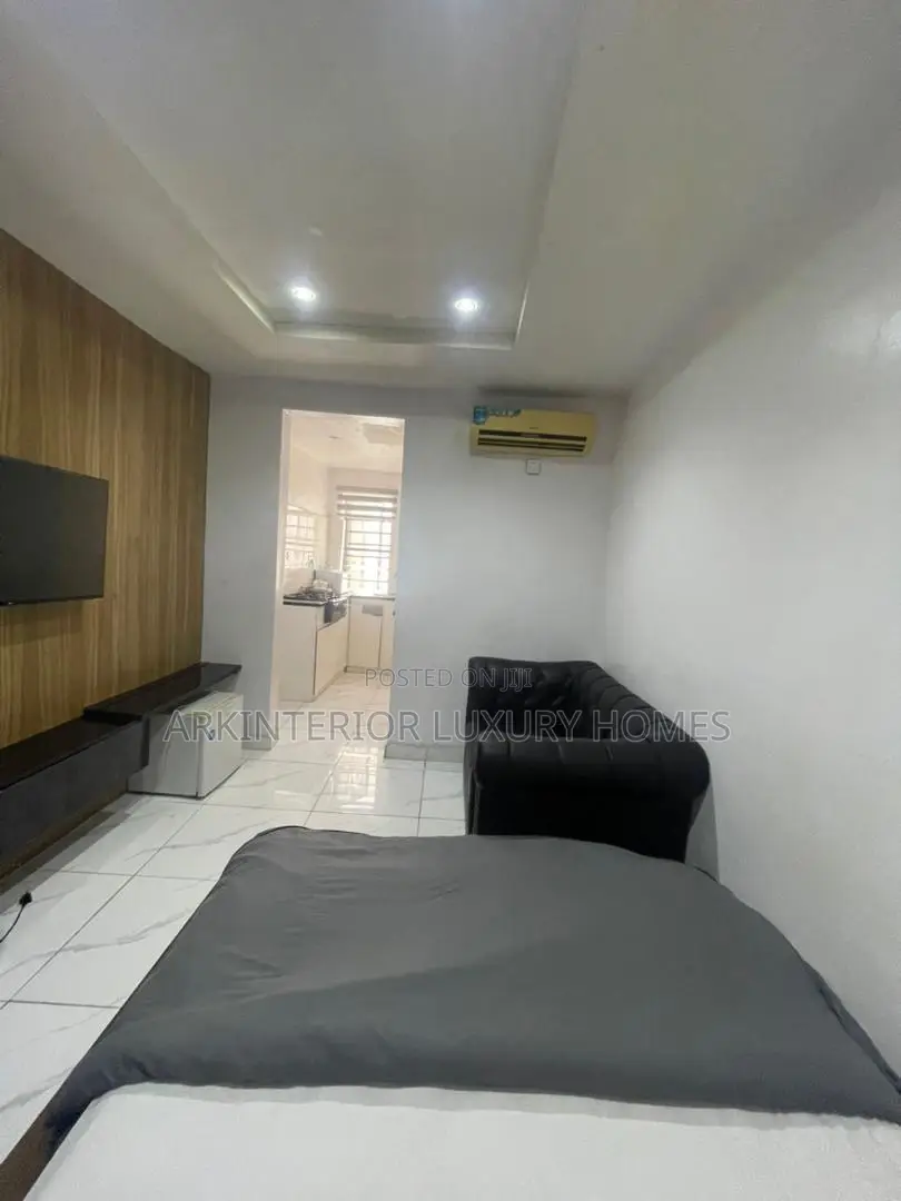 Furnished 5bdrm Apartment in Chevron for rent