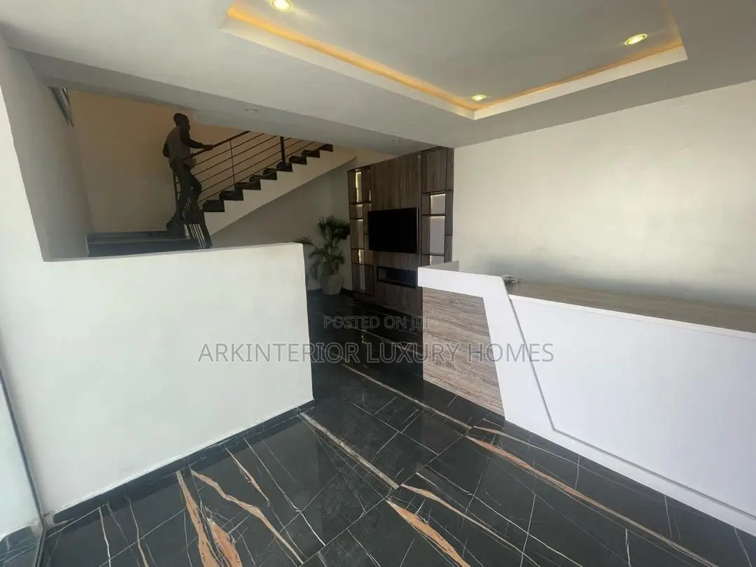 Furnished 5bdrm Apartment in Chevron for rent