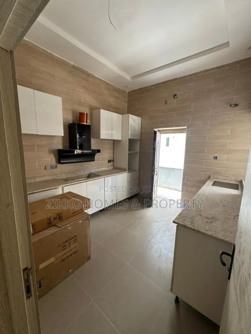 4bdrm Duplex in Harris Drive, VGC / Ajah for sale