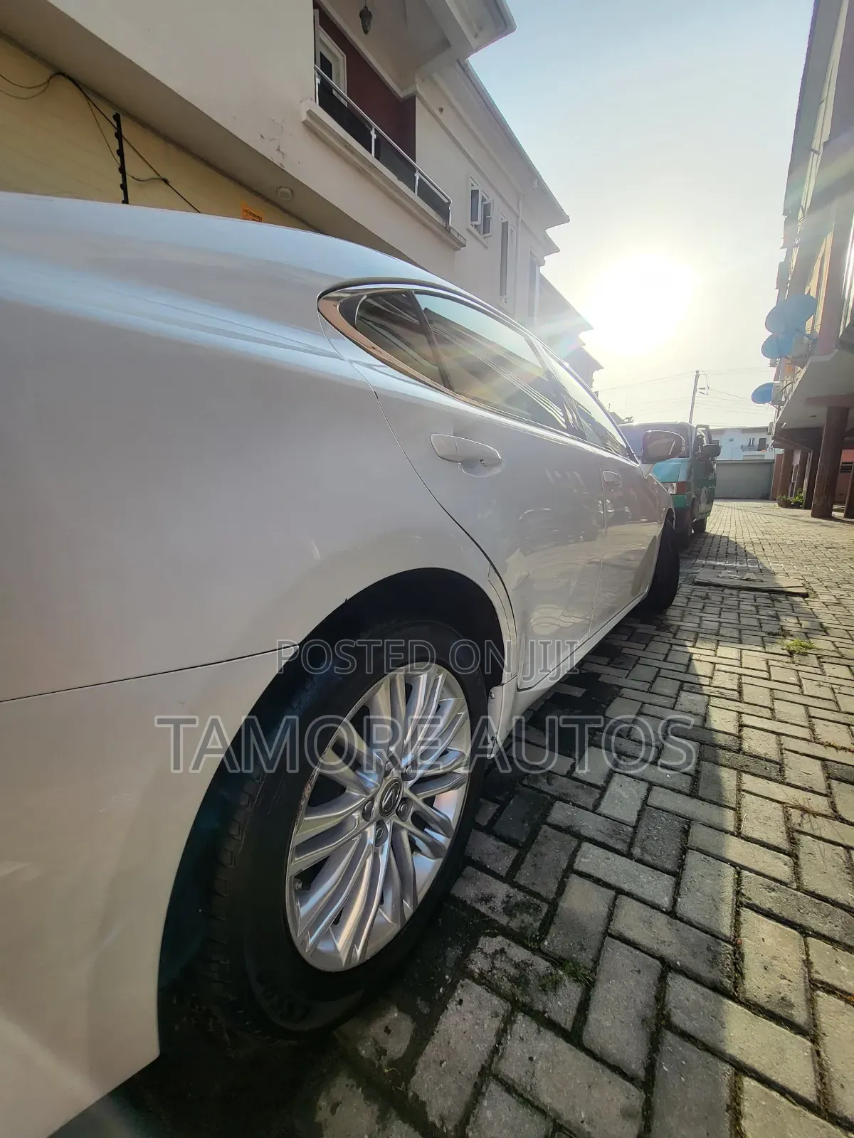 Lexus ES 350 FWD 2015 White