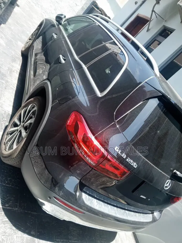 Mercedes-Benz GLB-Class GLB 250 4MATIC 2023 Black