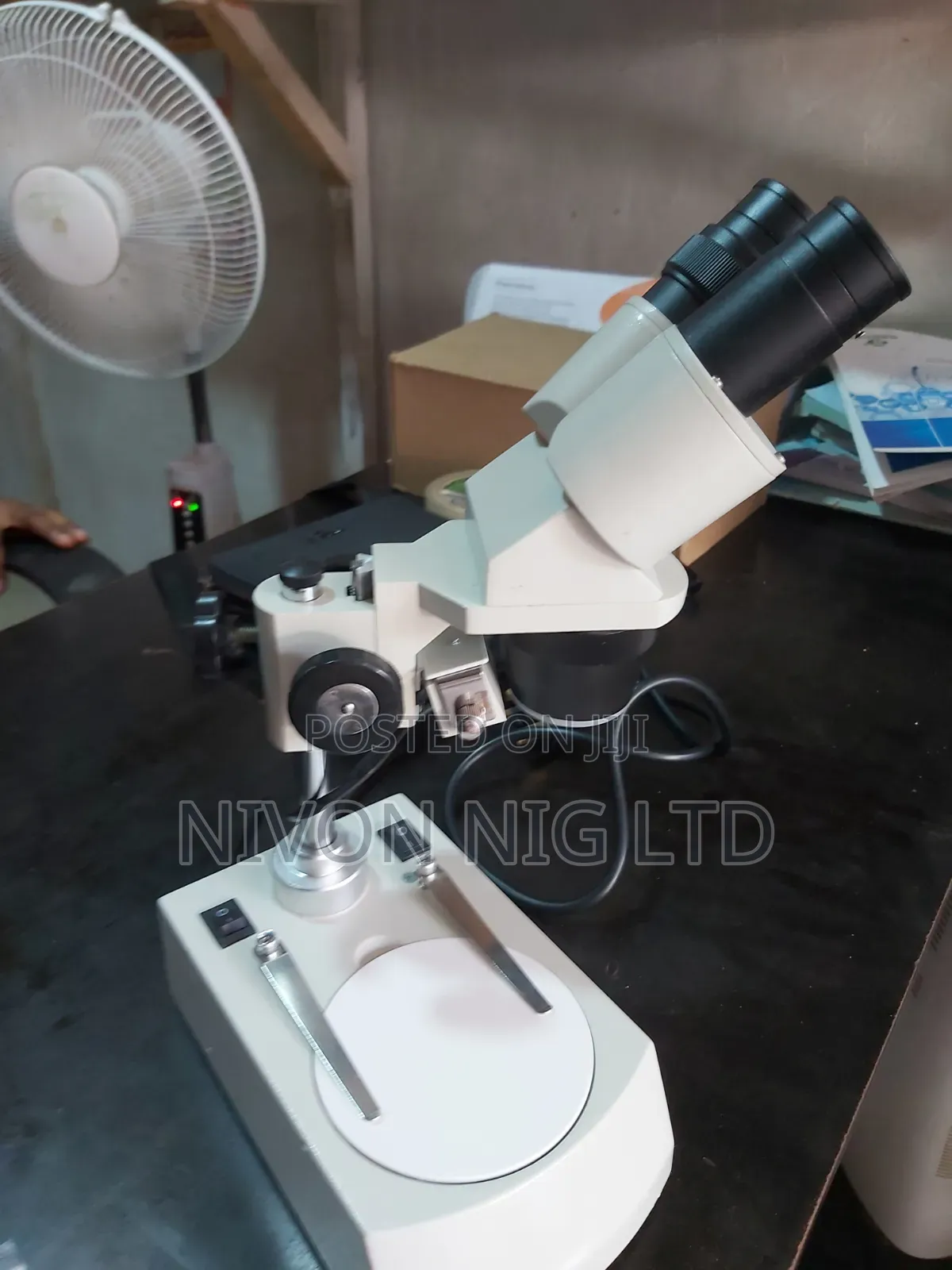 Dissecting/Stereo Microscope