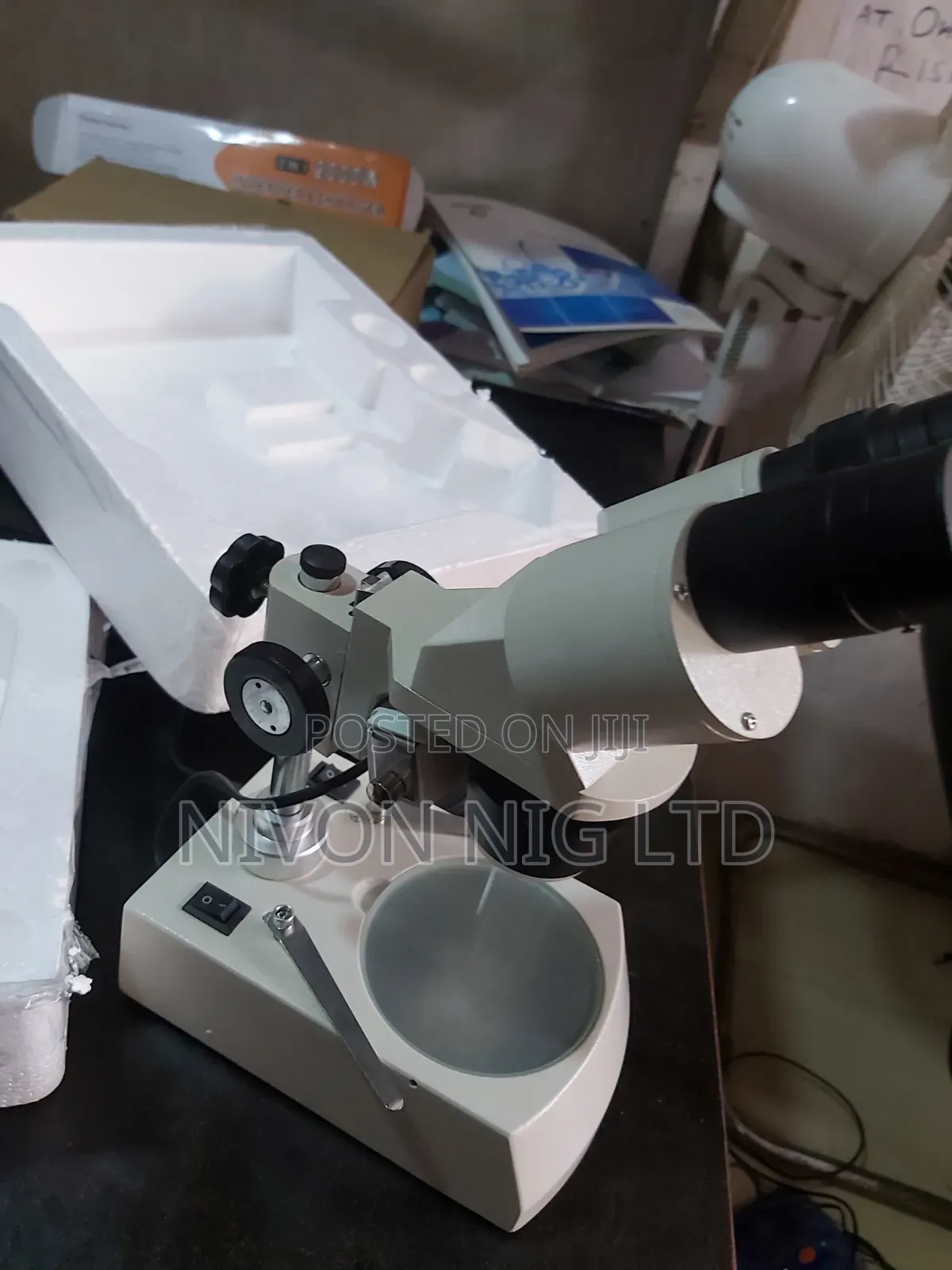 Dissecting/Stereo Microscope