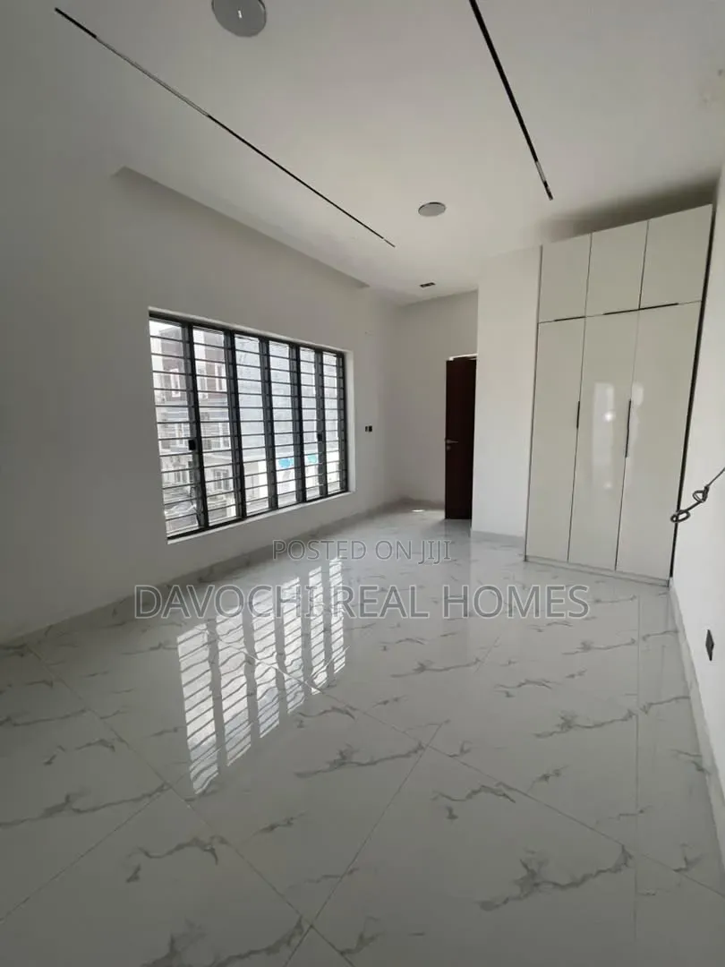 4bdrm Duplex in Osapa london for sale
