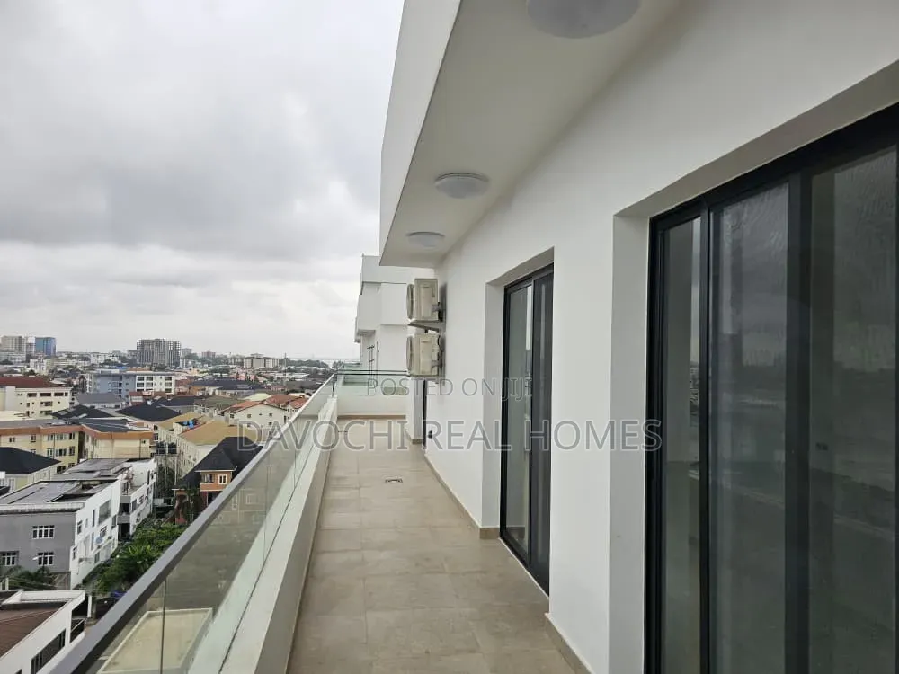 3bdrm Duplex in Banana Island for sale