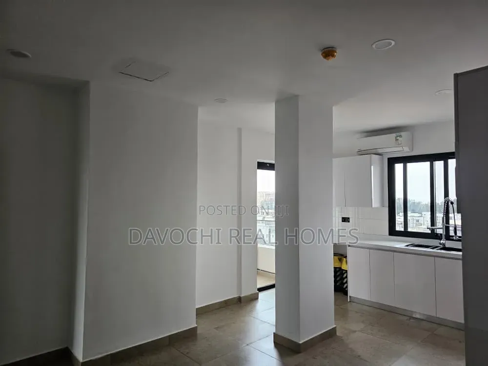 3bdrm Duplex in Banana Island for sale