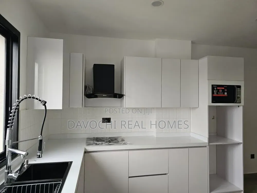 3bdrm Duplex in Banana Island for sale