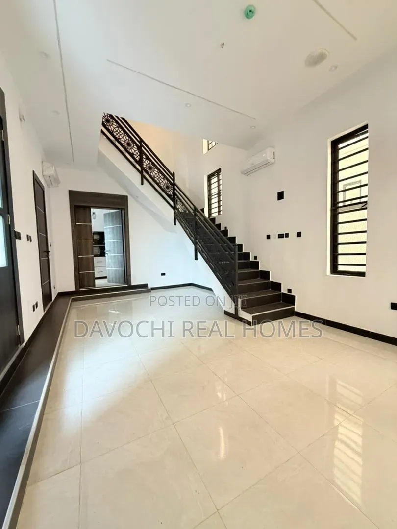 5bdrm Duplex in GRA Phase 1 for sale