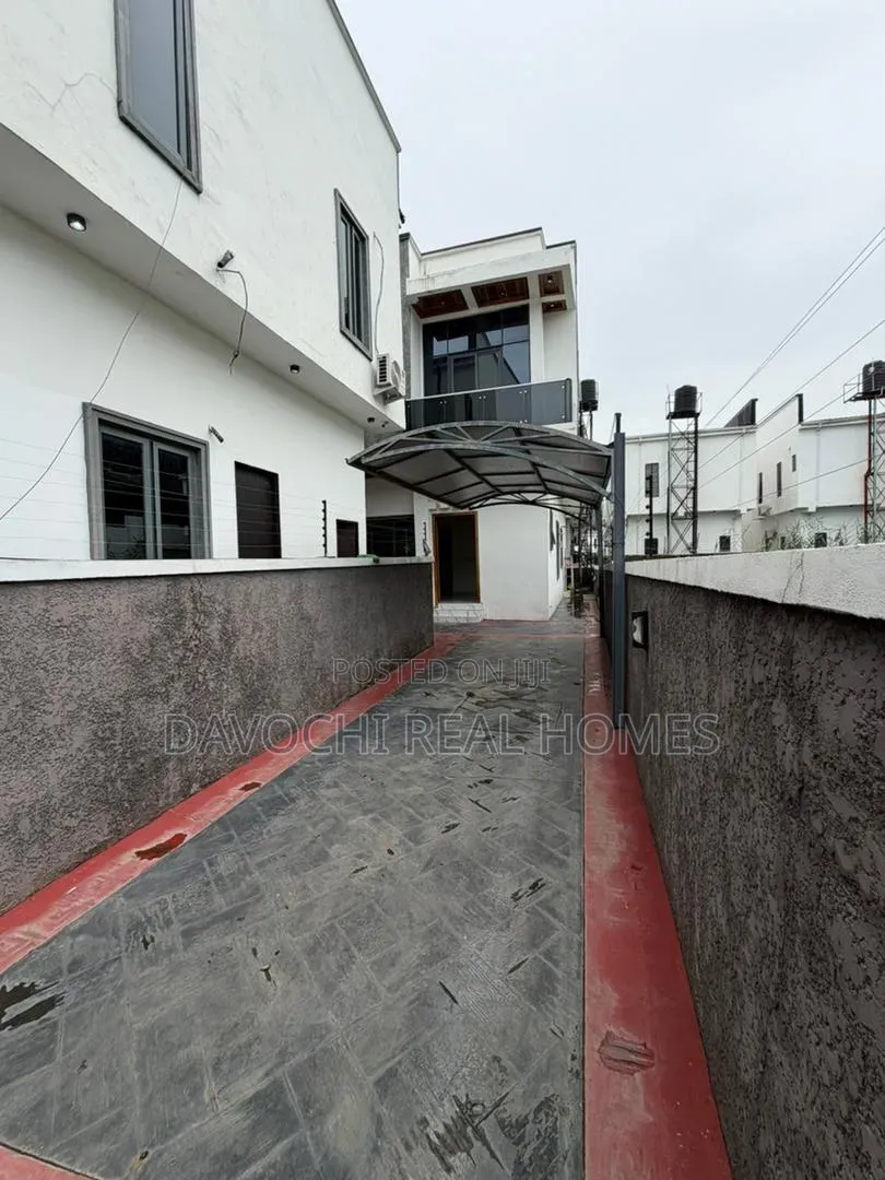4bdrm Duplex in Lekki Phase 1 for sale