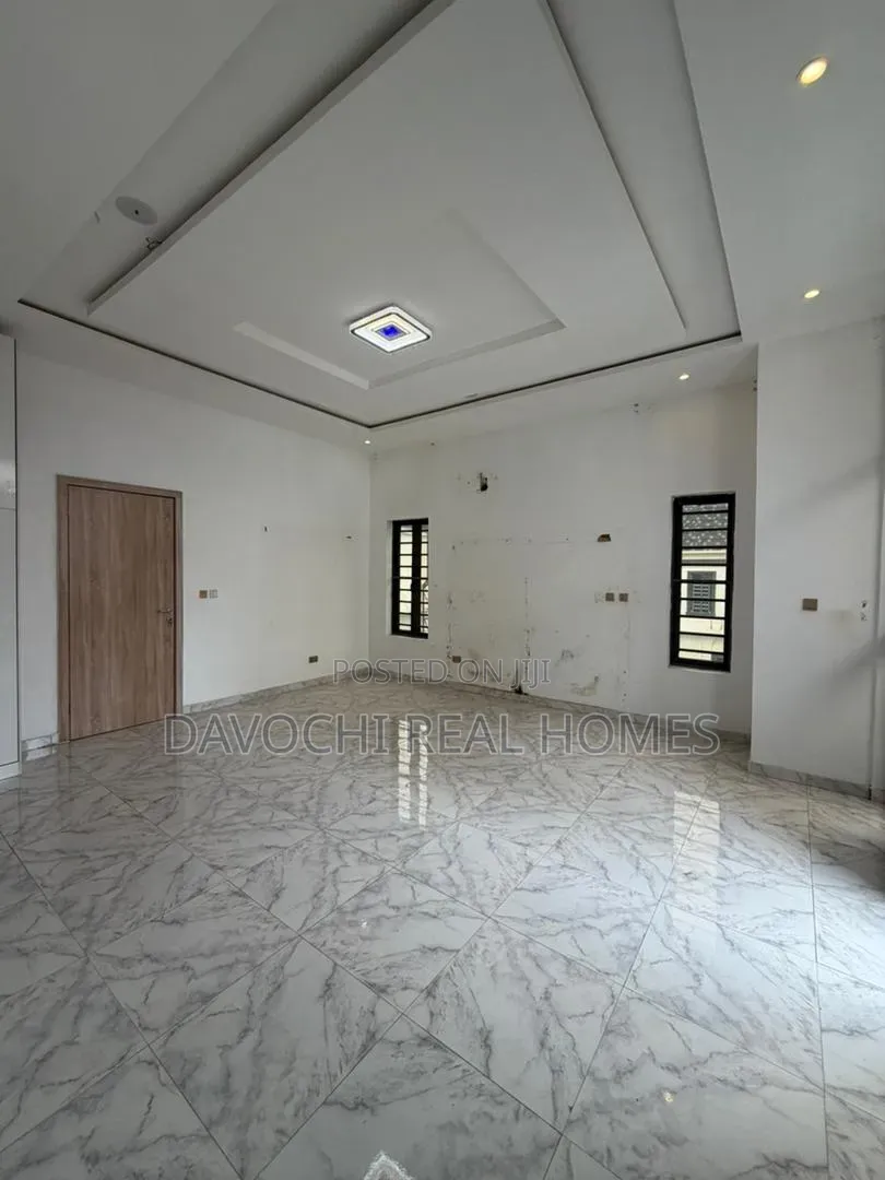 4bdrm Duplex in Lekki Phase 1 for sale