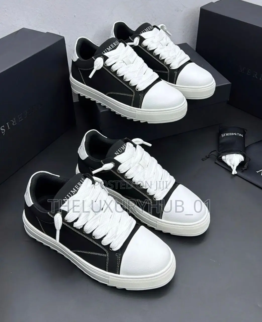 Numeris Unisex Sneakers