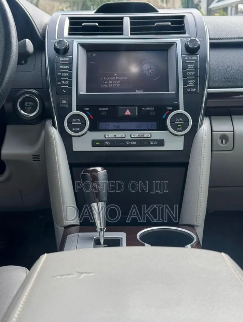 Toyota Camry 2012 Silver