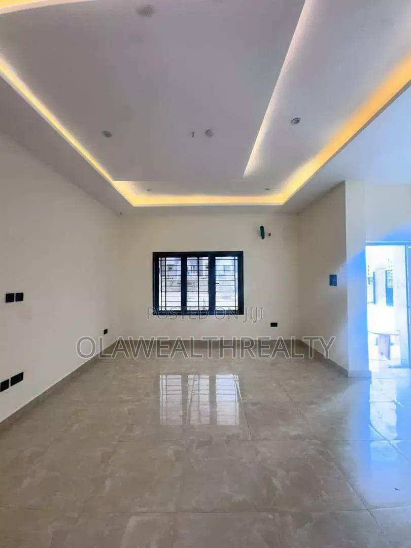 4bdrm Duplex in Guzape District for sale