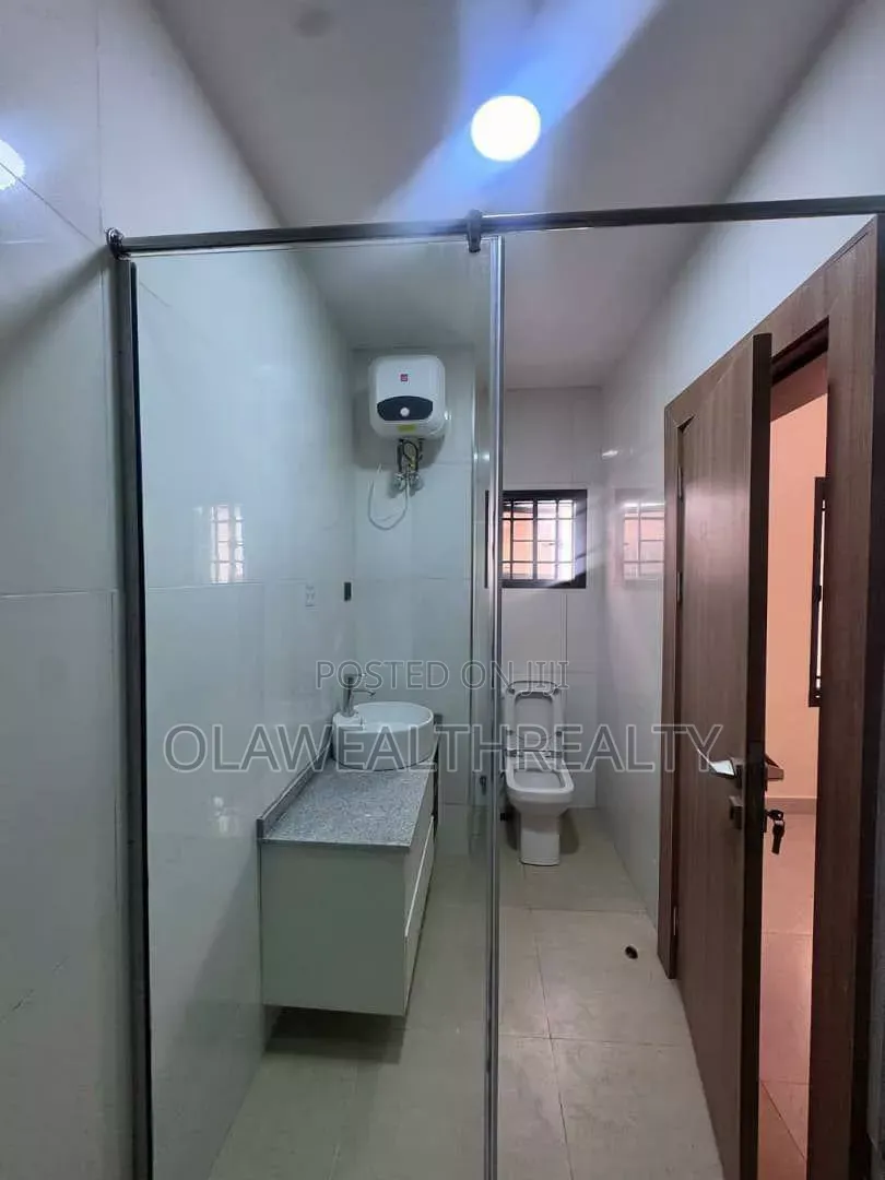 4bdrm Duplex in Guzape District for sale