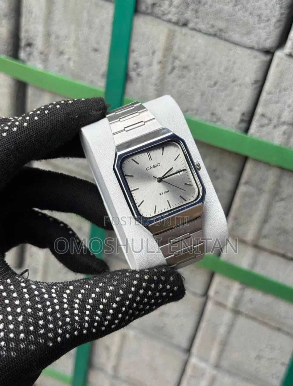 Chain Casio Analog Wristwatch Available