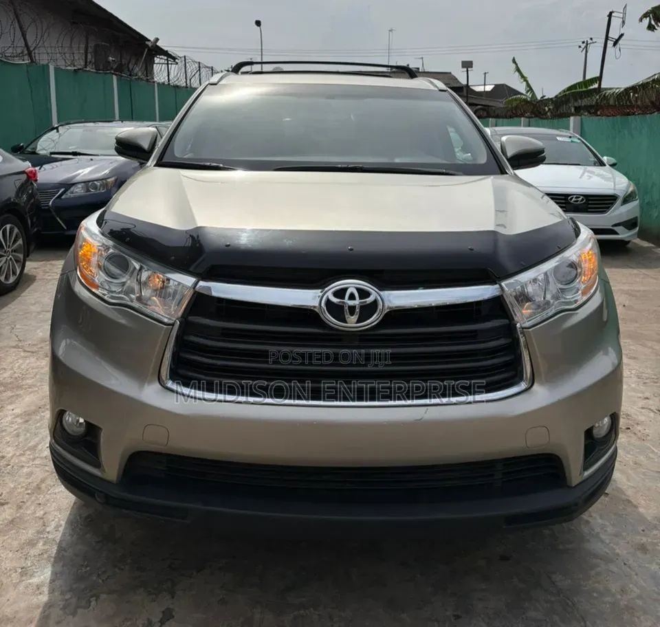 Toyota Highlander Limited V6 4x4 (3.5L 6cyl 6A) 2016 Gold