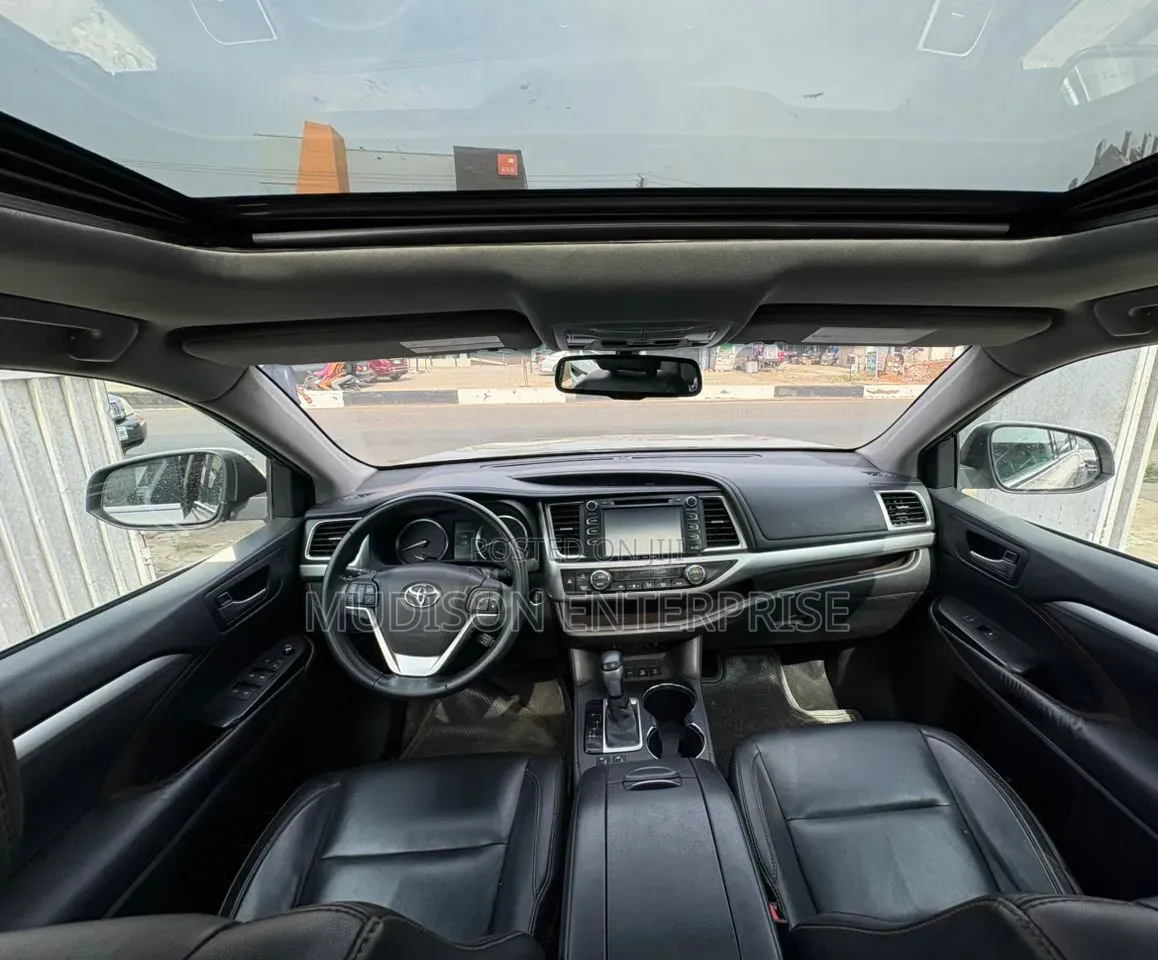 Toyota Highlander Limited V6 4x4 (3.5L 6cyl 6A) 2016 Gold