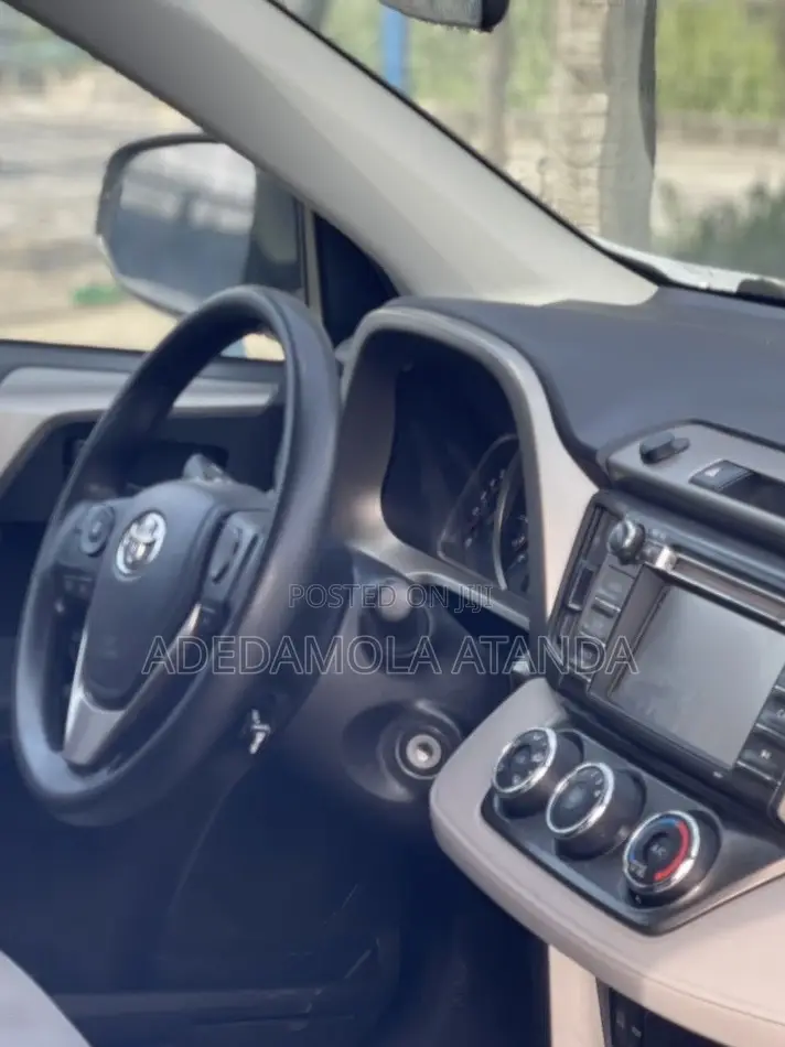 Toyota RAV4 LE 4dr SUV (2.5L 4cyl 6A) 2014 Silver