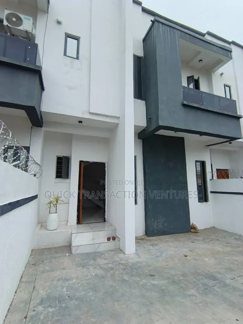 4bdrm Duplex in United Estate, Sangotedo for sale