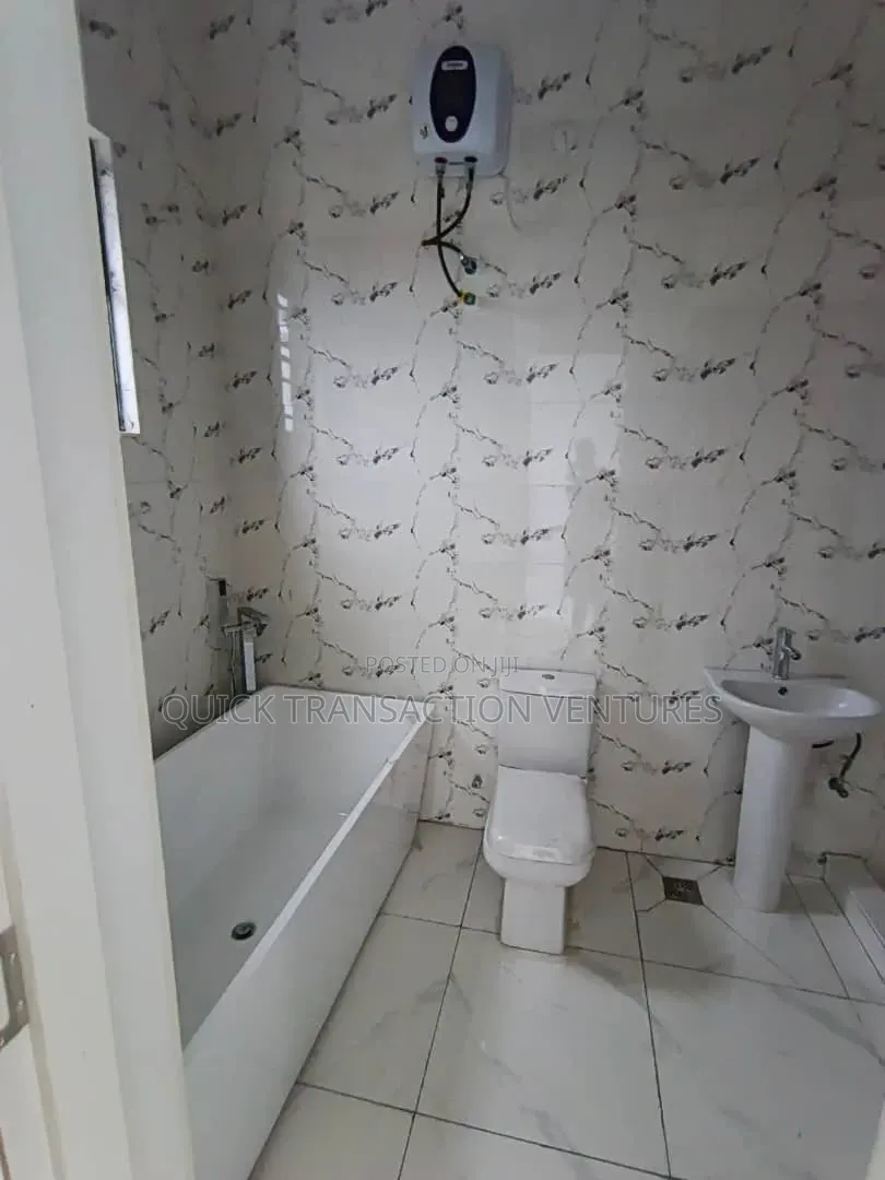 4bdrm Duplex in United Estate, Sangotedo for sale